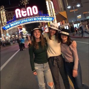 Meet your Posher, Abigail